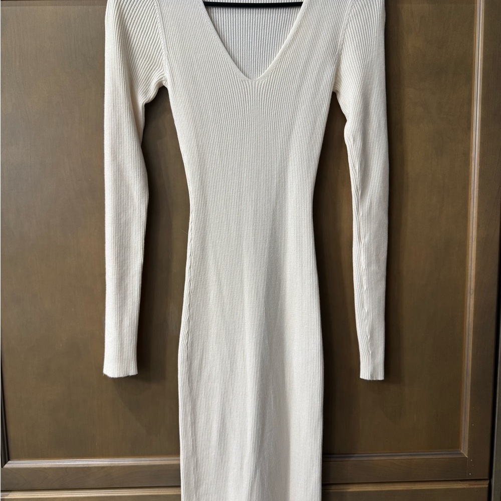 Dynamite Cream White Ribbed V-Neck Long Sleeve Dress - Picture 3 of 5